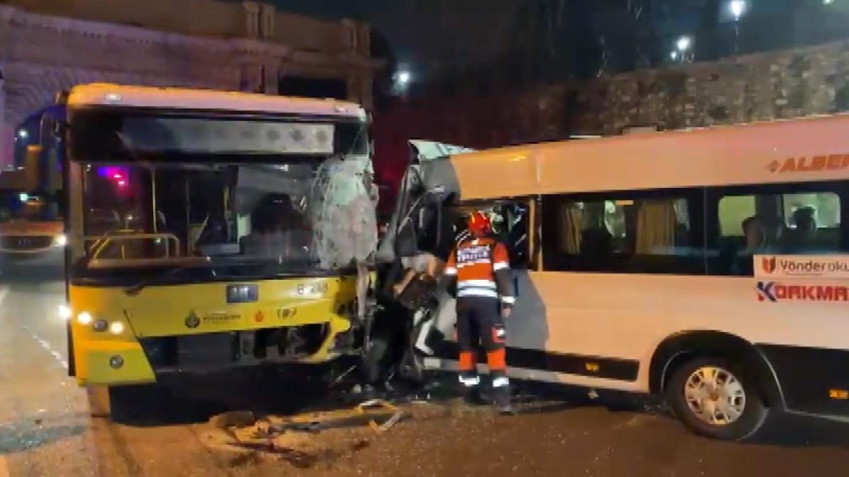 Beşiktaş'ta İETT otobüsü servis minibüsü ile çarpıştı; trafik akışı durdu