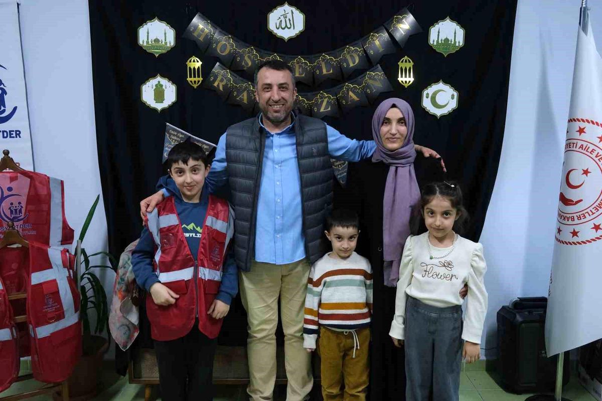 Eskişehir'de vefa sofrası: Devlet korumasında yetişen gençler iftarda buluştu