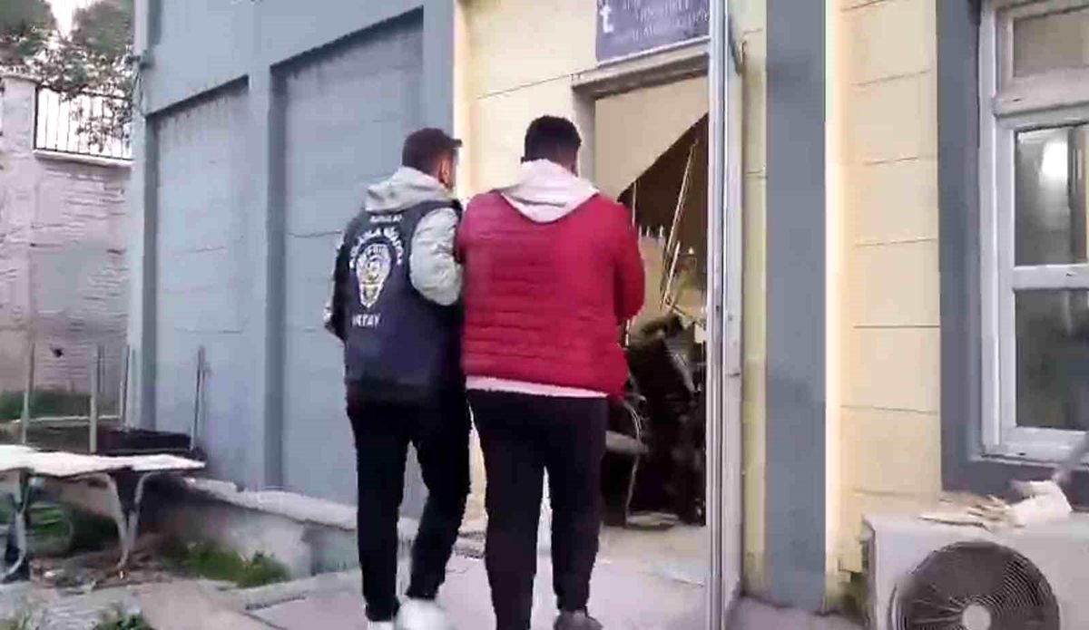 Hatay'da hapis cezaları nedeniyle aranan 3 kişi tutuklandı