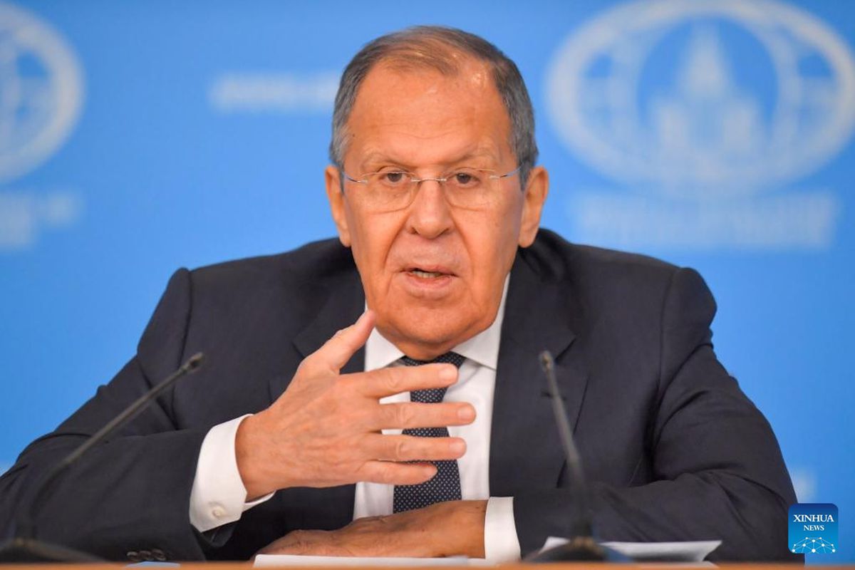 Lavrov ve Arakçi telefonda görüştü