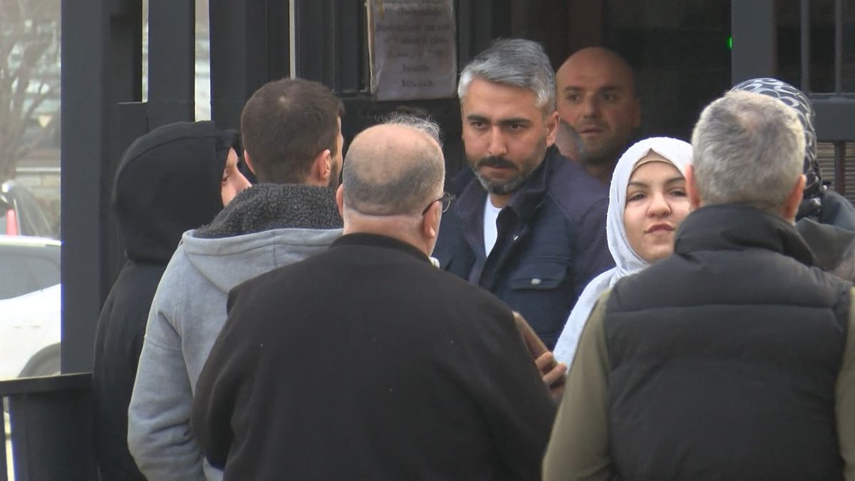 Öğrencisi tarafından öldürülen öğretmenin cenazesi kardeşine teslim edildi