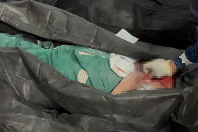 في جنازة 168 طالبة قُتِلَت في الهجوم على المدرسة، حشد هائل