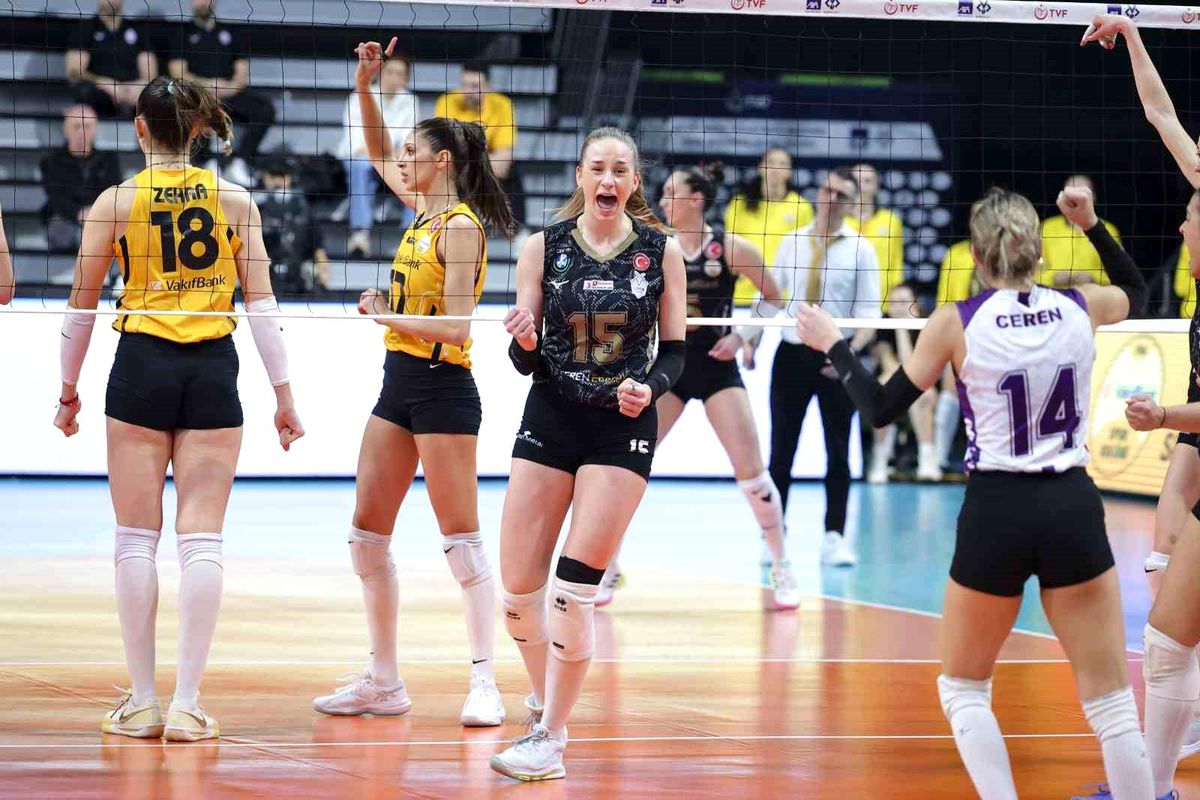 AXA Sigorta Kupa Voley: V. Bank: 3 Zeren Spor: 1