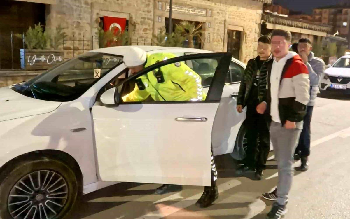 Engelli bireyin aracıyla yakalanan gençlere ceza