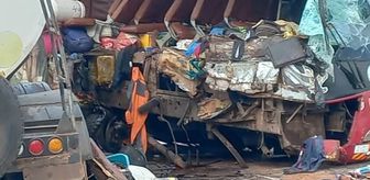 Gana'da yolcu otobüsüyle kamyonun çarpışması sonucu 16 kişi öldü