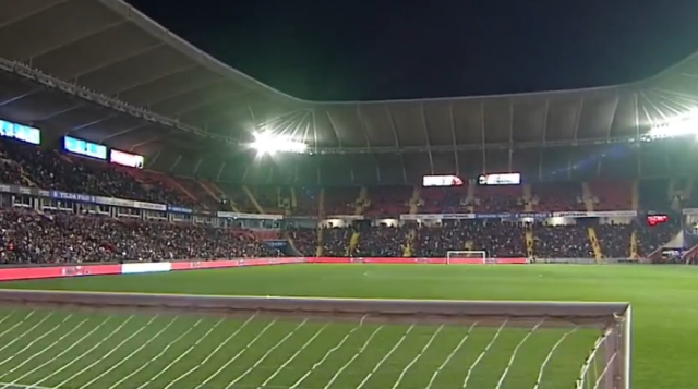 Gaziantep Fenerbahçe maçı oynanmayacak mı, ertelenecek mi, iptal mi olacak, Gaziantep Stadı ışıkları bozuk mu? Fenerbahçe maçı neden başlamadı?