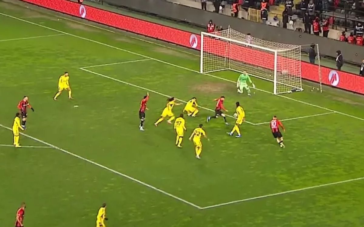 Gaziantep'in iptal edilen golü ofsayt mı, değil mi? Gaziantep FK Fenerbahçe gol pozisyonu hakem yorumları!