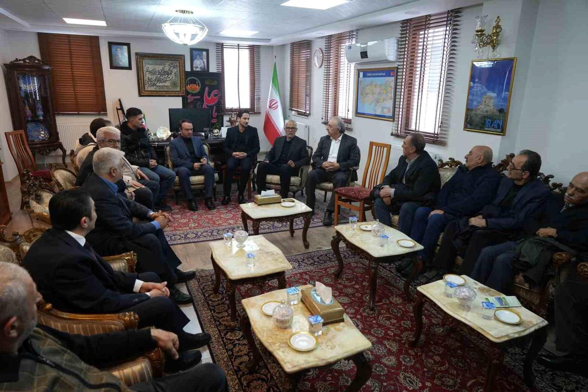 İran'ın Erzurum Başkonsolosuğu'nda taziye defteri açıldı