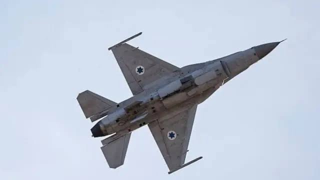 İsrail, Tahran'ın doğusuna saldırıyor! Şiddetli patlama oldu 3 israil tahran in dogusuna saldiriyor siddetli 19622521 835 m