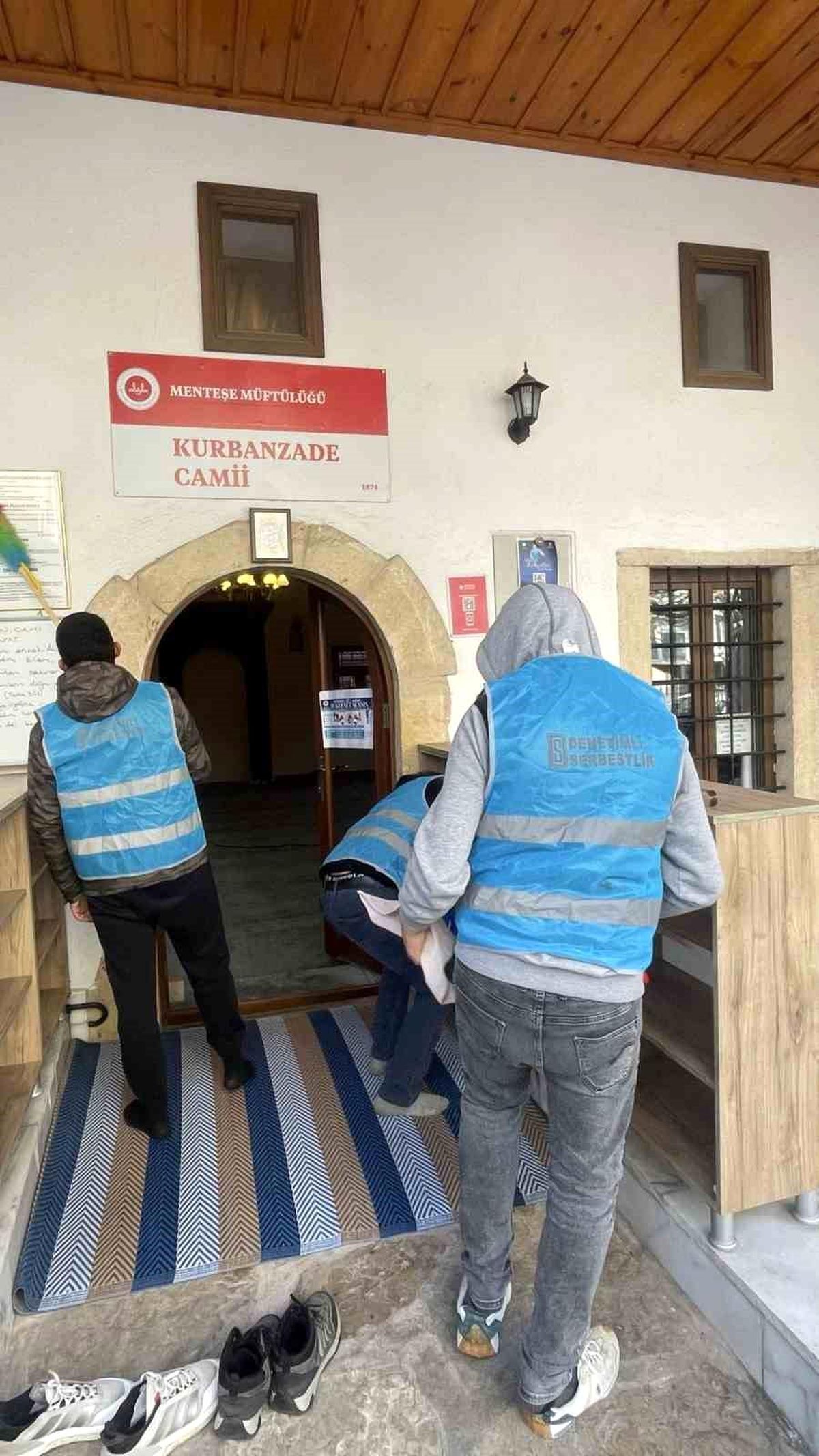 Muğla'da denetimli serbestlik yükümlülerinden örnek davranış