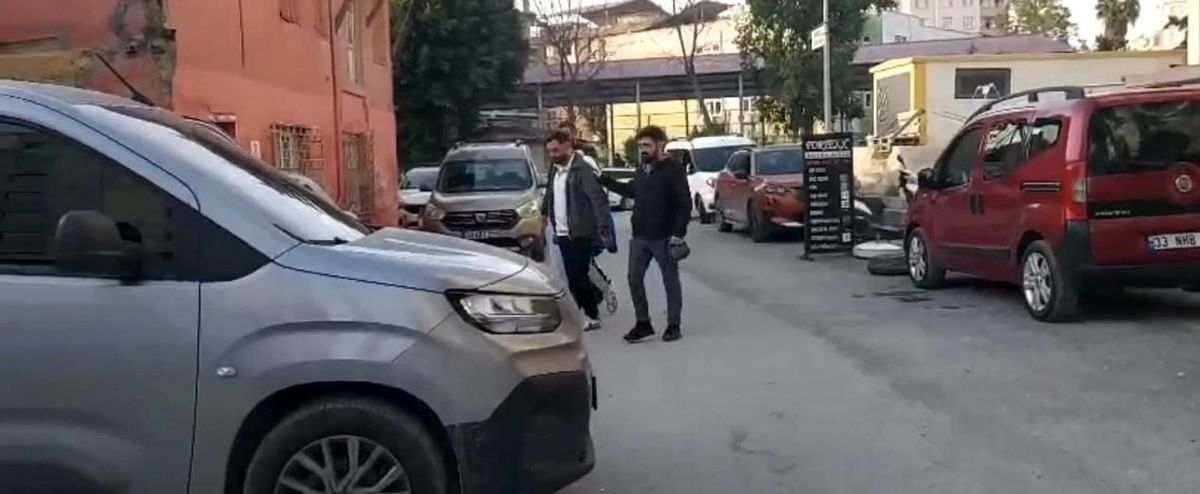 Tarsus'ta kadın kuaförüne uyuşturucu baskını