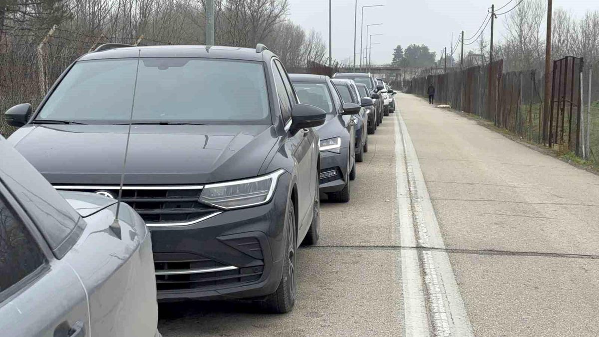 Türkler Yunan sınırında zaman zaman yoğunluk oluşturuyor
