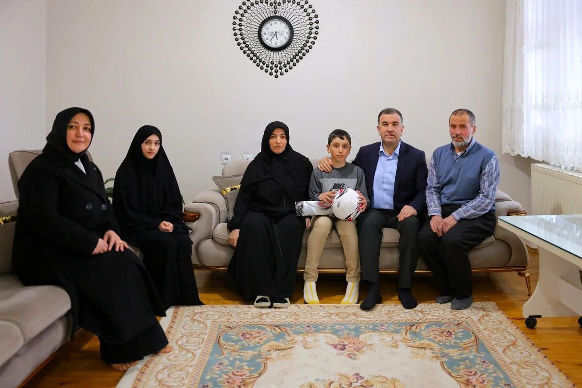 Vali Eldivan, Kaleardı Mahallesi'nde vatandaşlarla iftarda buluştu