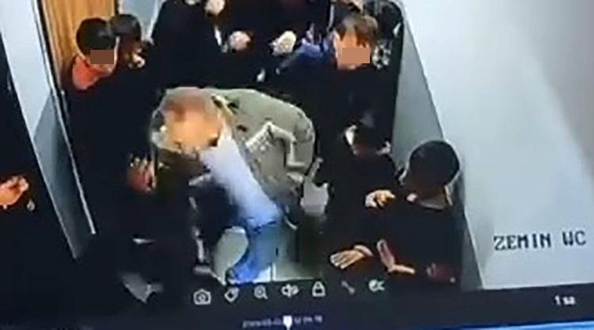 Van'da okulda dehşet: Çocuğuna kartopu atan öğrenciyi koridorda darp etti