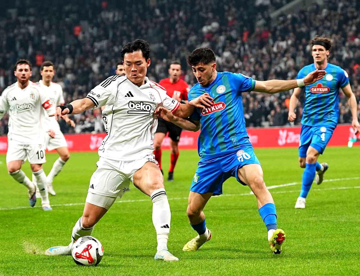 Ziraat Türkiye Kupası: Beşiktaş: 3 Çaykur Rizespor: 0 (İlk yarı)