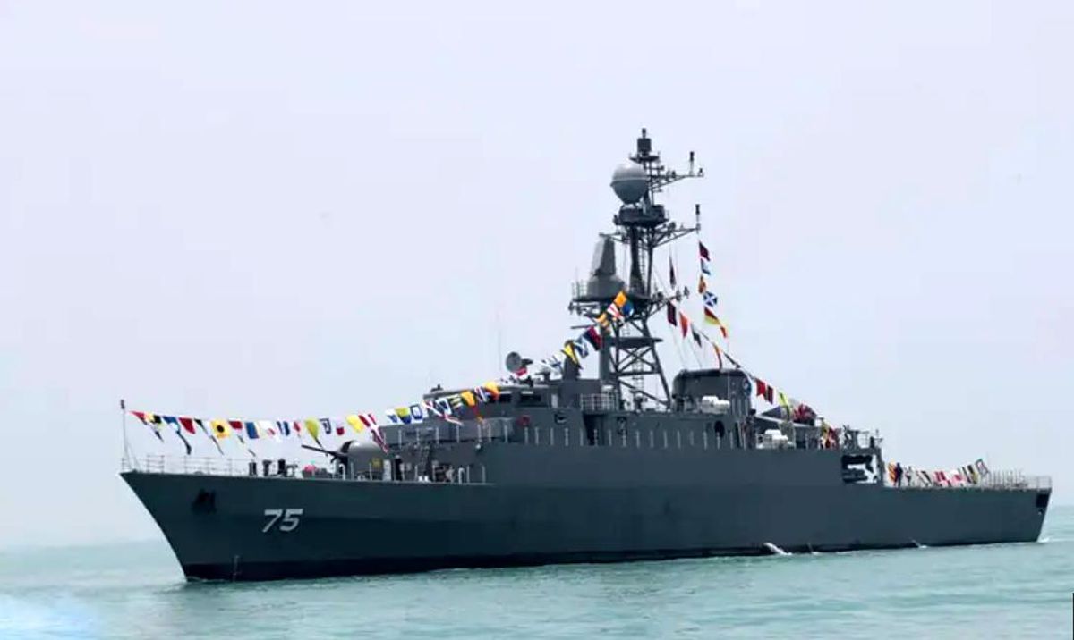 ABD, İran savaş gemisini Sri Lanka açıklarında batırdı, 140'a yakın denizci kayıp