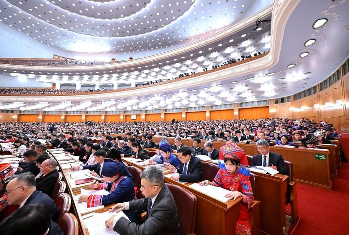 Çin Hükümet Raporu: Yükselen ve Geleceğe Dönük Sektörleri Destekleyeceğiz