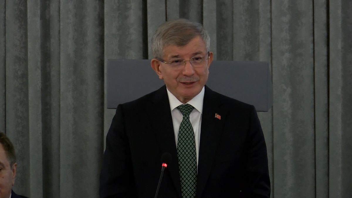 Ahmet Davutoğlu: 3'üncü Dünya Savaşı Fiilen Başlamıştır