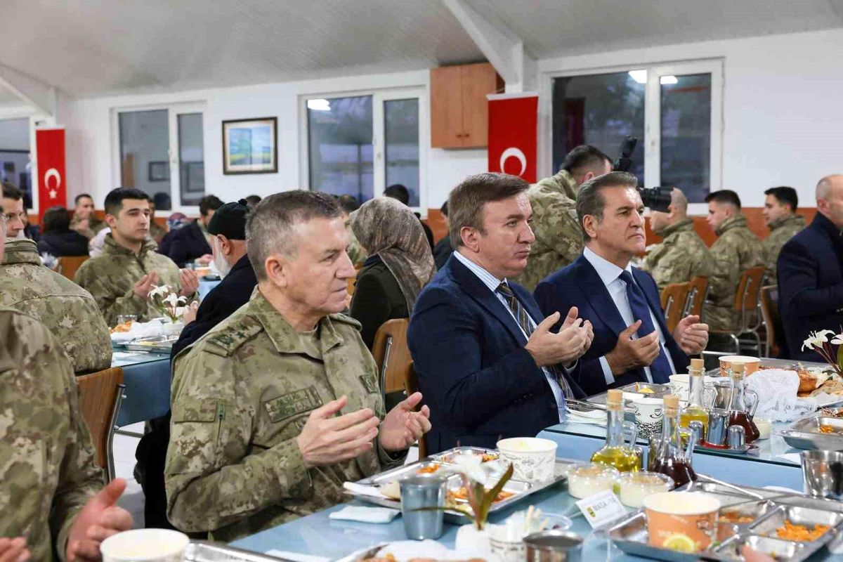 Erzincan'da Gaziler Onuruna İftar Programı Düzenlendi