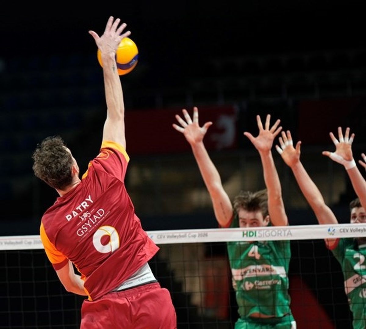 Galatasaray HDI Sigorta, CEV Kupası'nda sahasında mağlup oldu