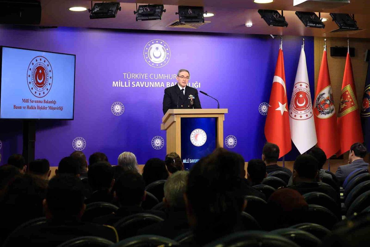 MSB: "(ABD-İsrail-İran) "Tarafları saldırılara bir an önce son vermeye ve sorunları diyalog yoluyla çözmey...