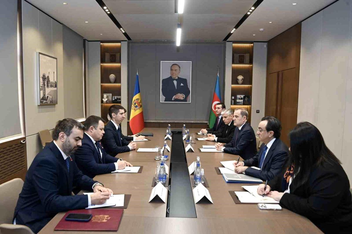 Azerbaycan, İran'daki tüm diplomatik personelini geri çekiyor