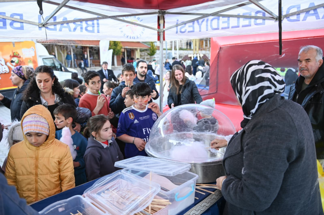Baba ocağı İbradı'da vefa buluşması: Bakan Ersoy hemşehrileriyle iftar sofrasında bir araya geldi Baba ocağı İbradı'da vefa buluşması: Bakan Ersoy hemşehrileriyle iftar sofrasında bir araya geldi