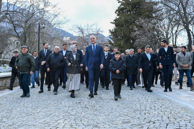 Baba ocağı İbradı'da vefa buluşması: Bakan Ersoy hemşehrileriyle iftar sofrasında bir araya geldi Baba ocağı İbradı'da vefa buluşması: Bakan Ersoy hemşehrileriyle iftar sofrasında bir araya geldi