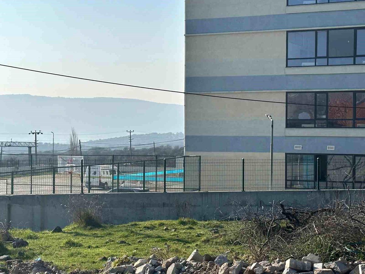 Çanakkale'de lise öğrencisi okulun 3. katından atlayarak hayatını kaybetti