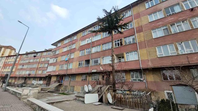 kayseri de 5 kattan atlayan bir kisi hayatini 3 19632364 o