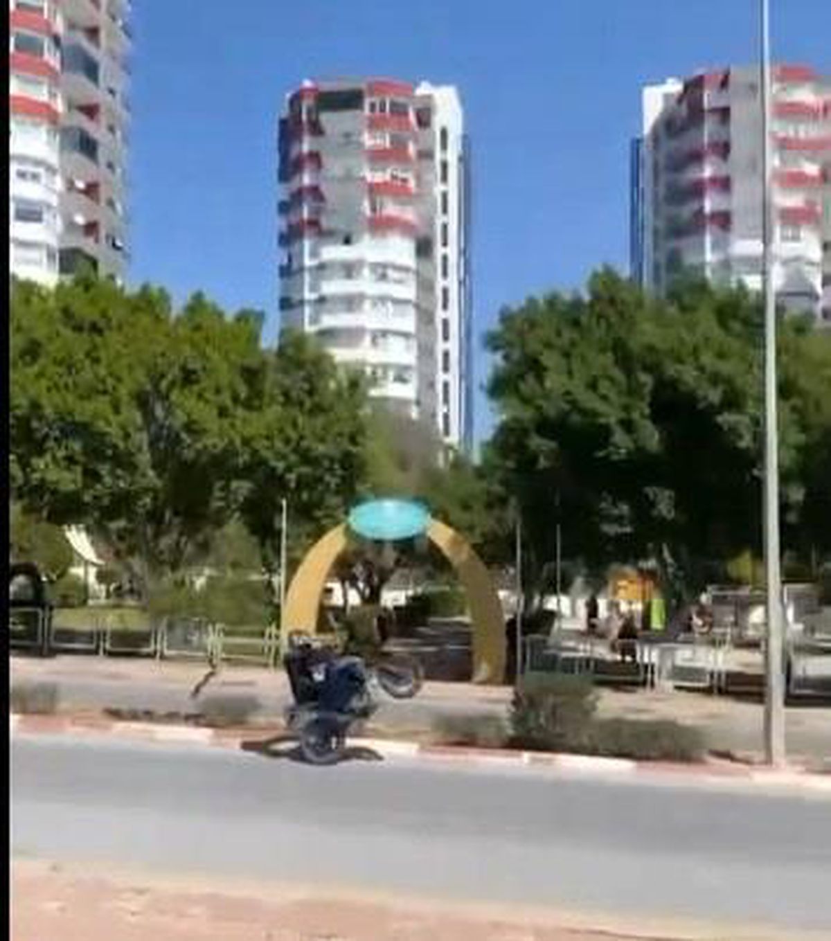 Trafikte şov pahalıya patladı: Motosikleti 60 gün men edildi, 172 bin TL ceza kesildi