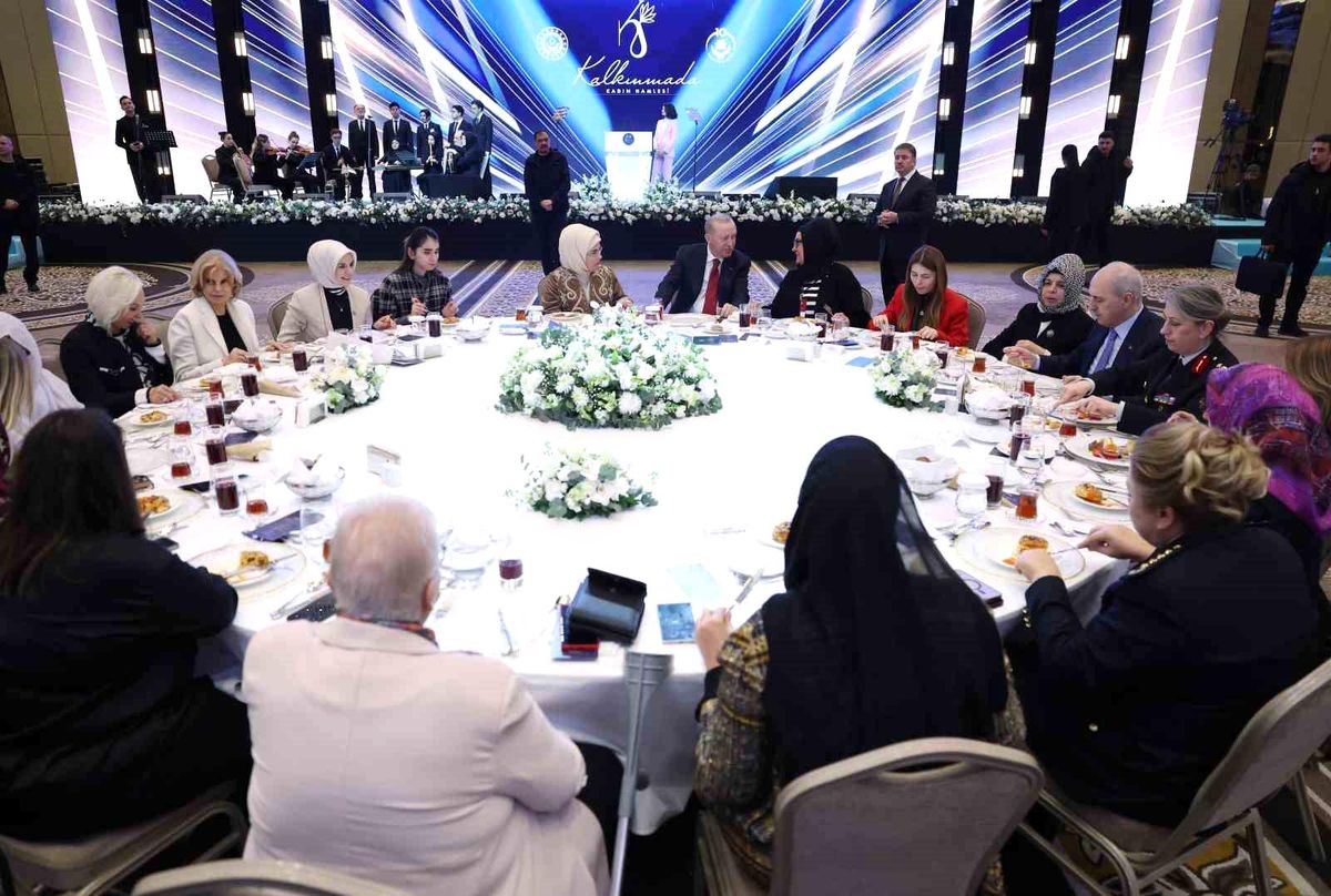 Bakan Göktaş: "Genç kızlarımızın önünü açmayı Türkiye Yüzyılı beşeri sermayesini güçlendiren stratejik bir...