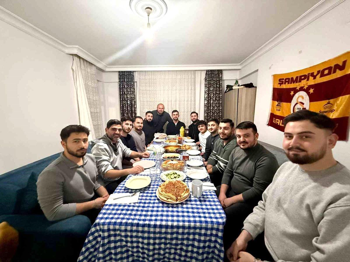 Başkan Salt öğrencilere sahur hazırladı