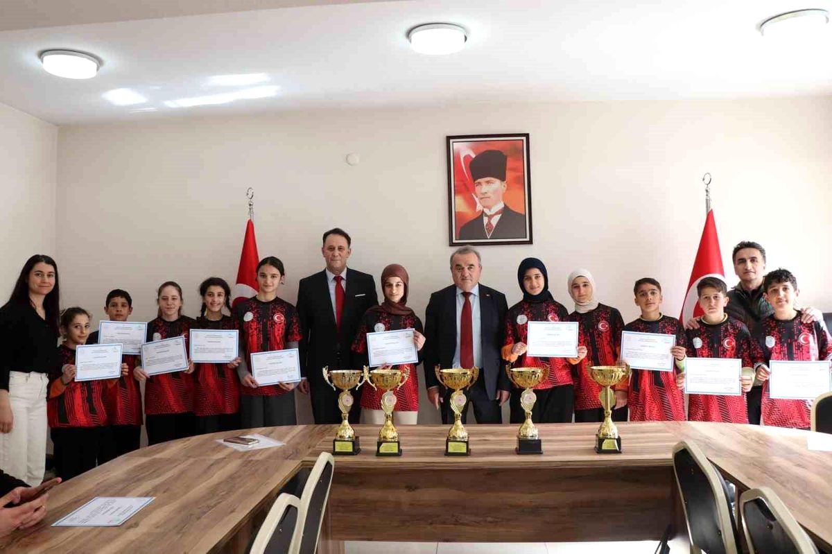 Bilecik'te 'Floor Curling' başarı belgeleri sahiplerini buldu