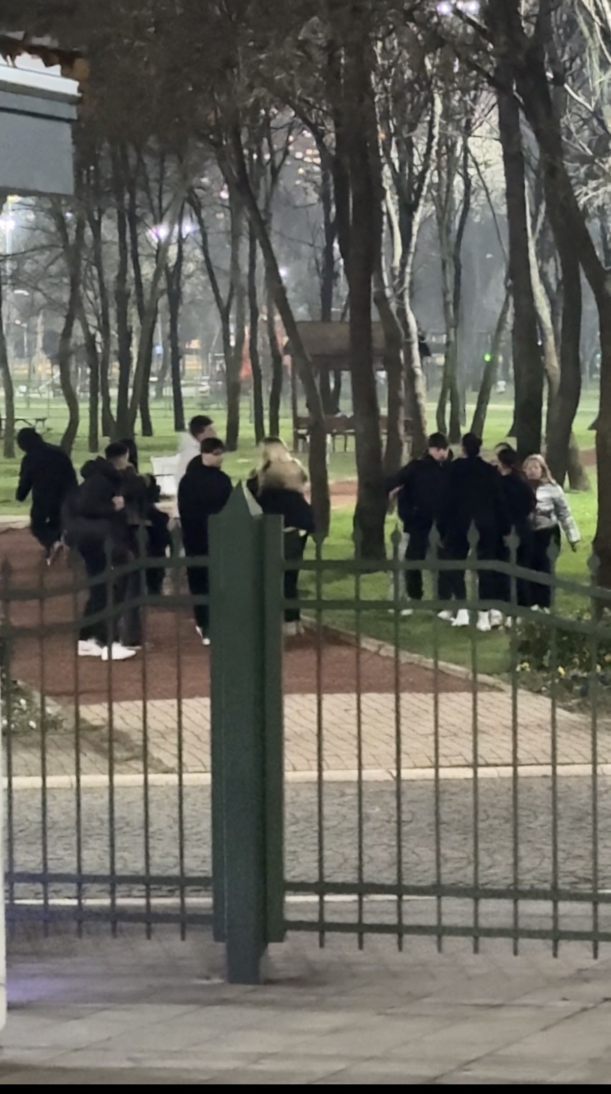 Kağıthane'de lise öğrencilerinin tekmeli yumruklu kavgası: Seni mermi manyağı yapacağım