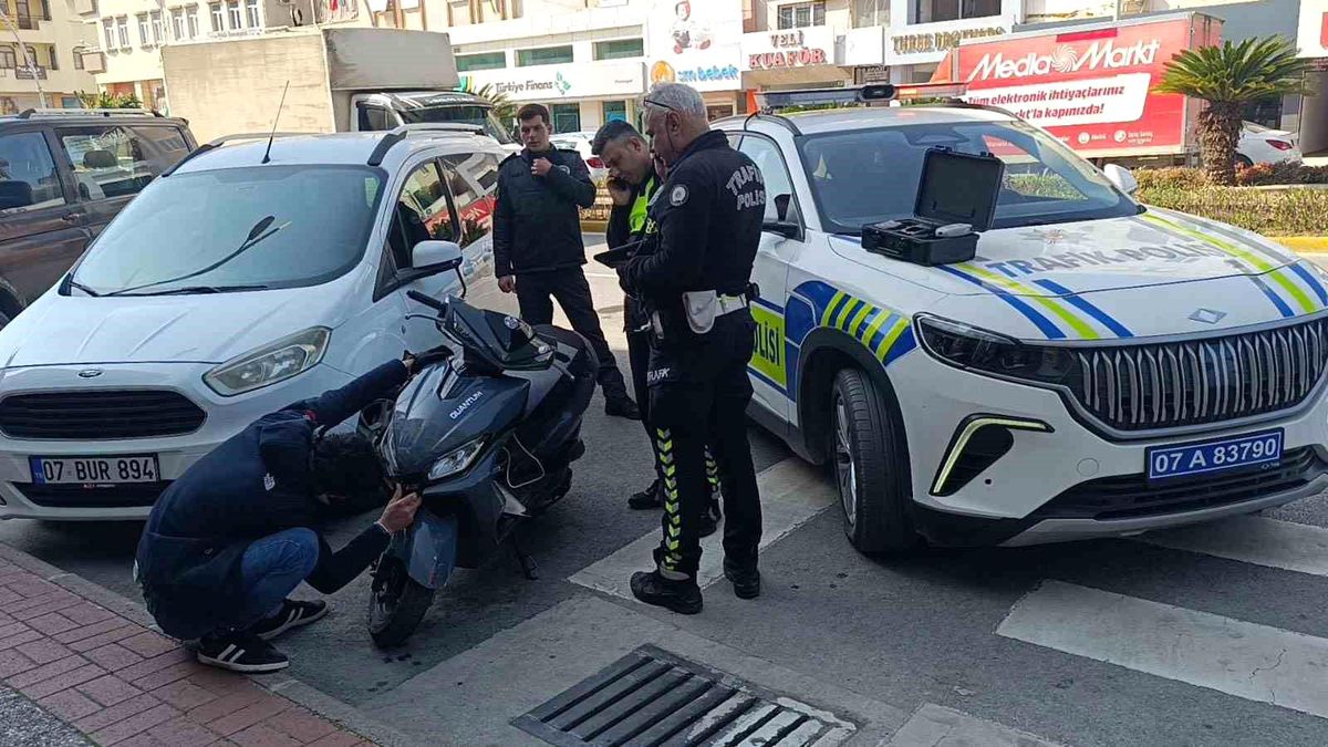 Motosikletini devirdi, 48 bin ceza yedi