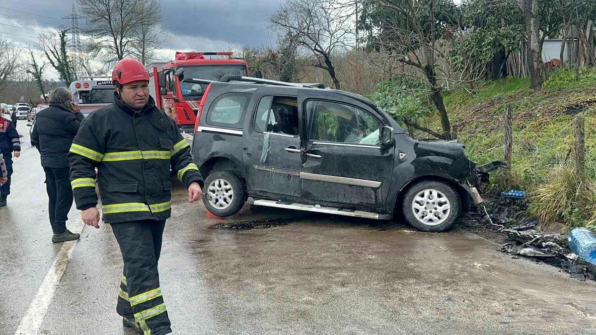Ordu'da kamyon ile kamyonet kafa kafaya çarpıştı: 2 ölü, 2 ağır yaralı