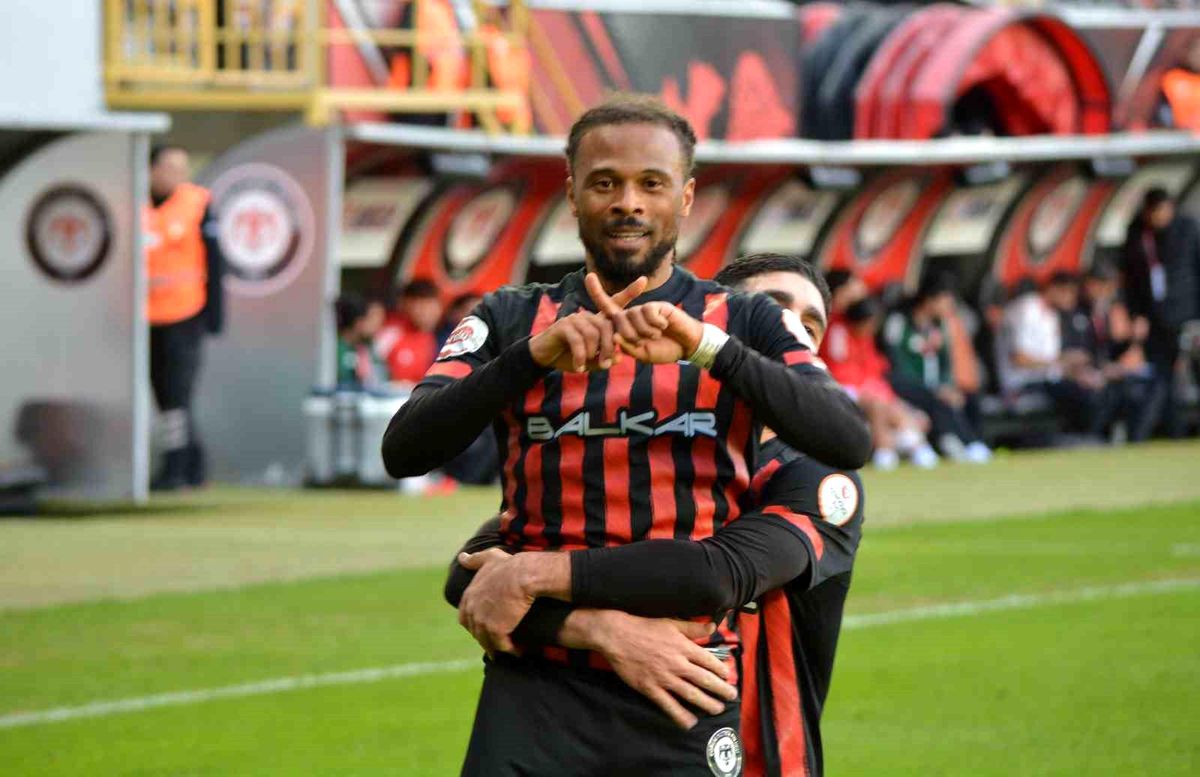 Trendyol 1. Lig: Çorum FK: 3 Atakaş Hatayspor: 1