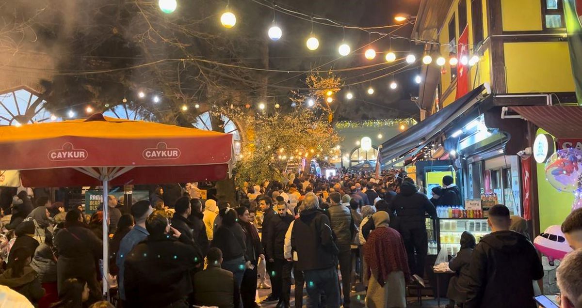 Bursa'da sahur kuyruğu kilometreyi aştı Tahanlı pide ve simit için izdiham