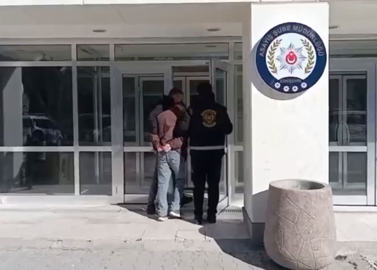 Eskişehir'de telefon dolandırıcısı tutuklandı