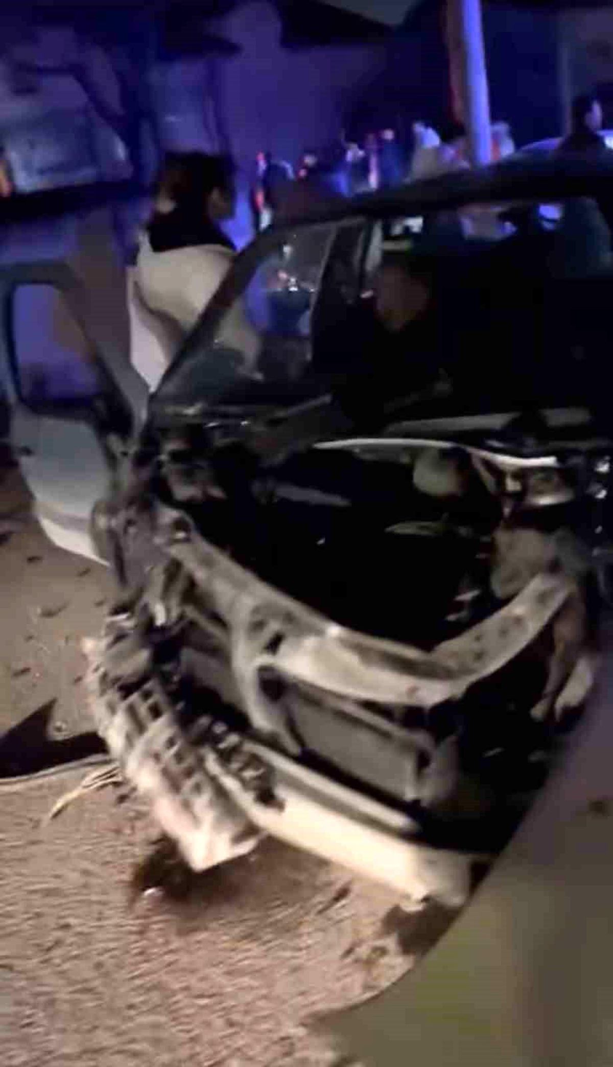 Kavşakta otomobiller çarpıştı: 4 yaralı