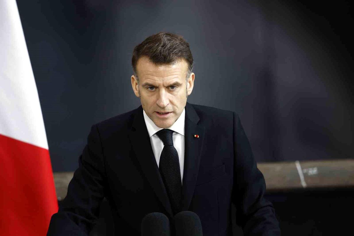 Macron ve Pezeşkiyan telefonda görüştü