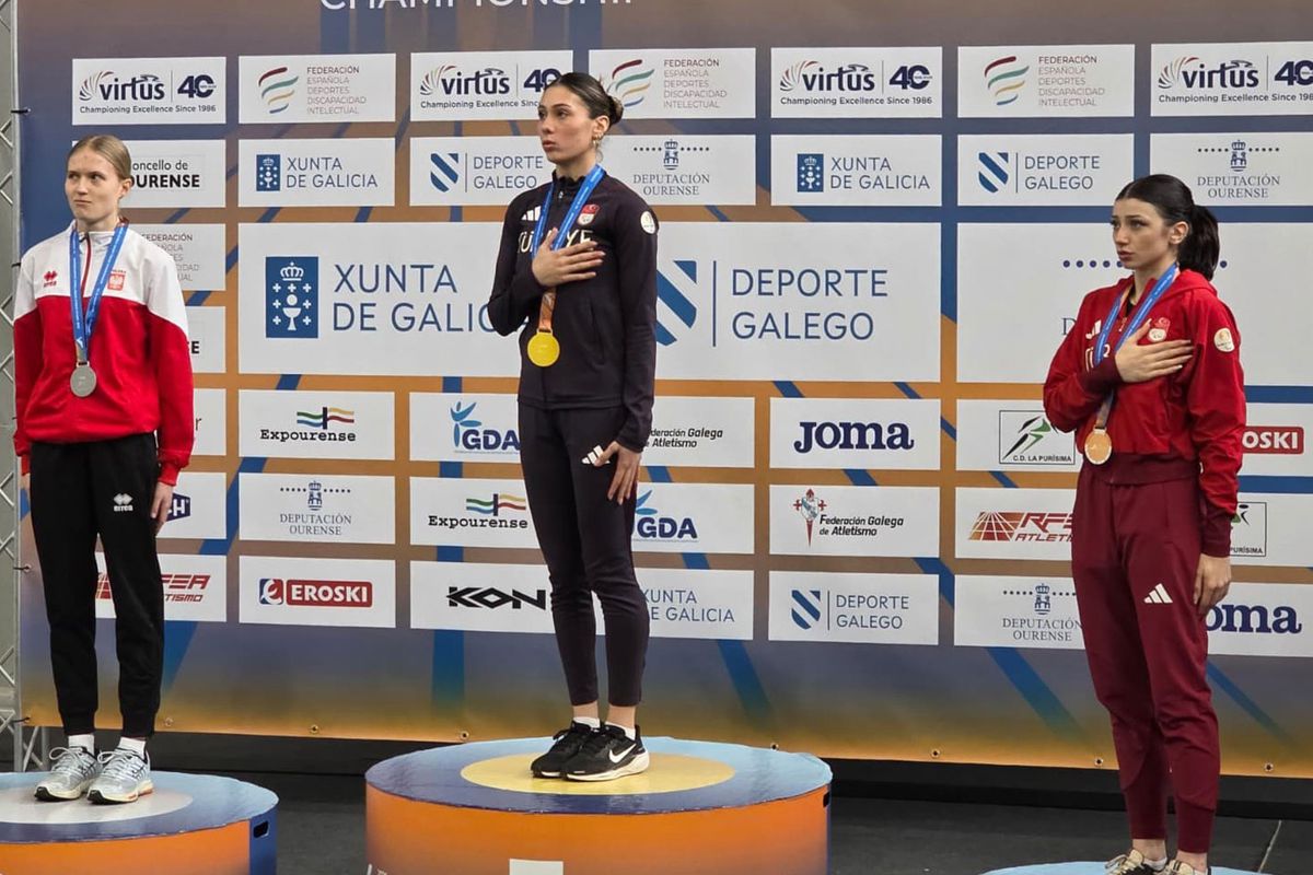 Milli sporcu Aysel Önder tarih yazdı