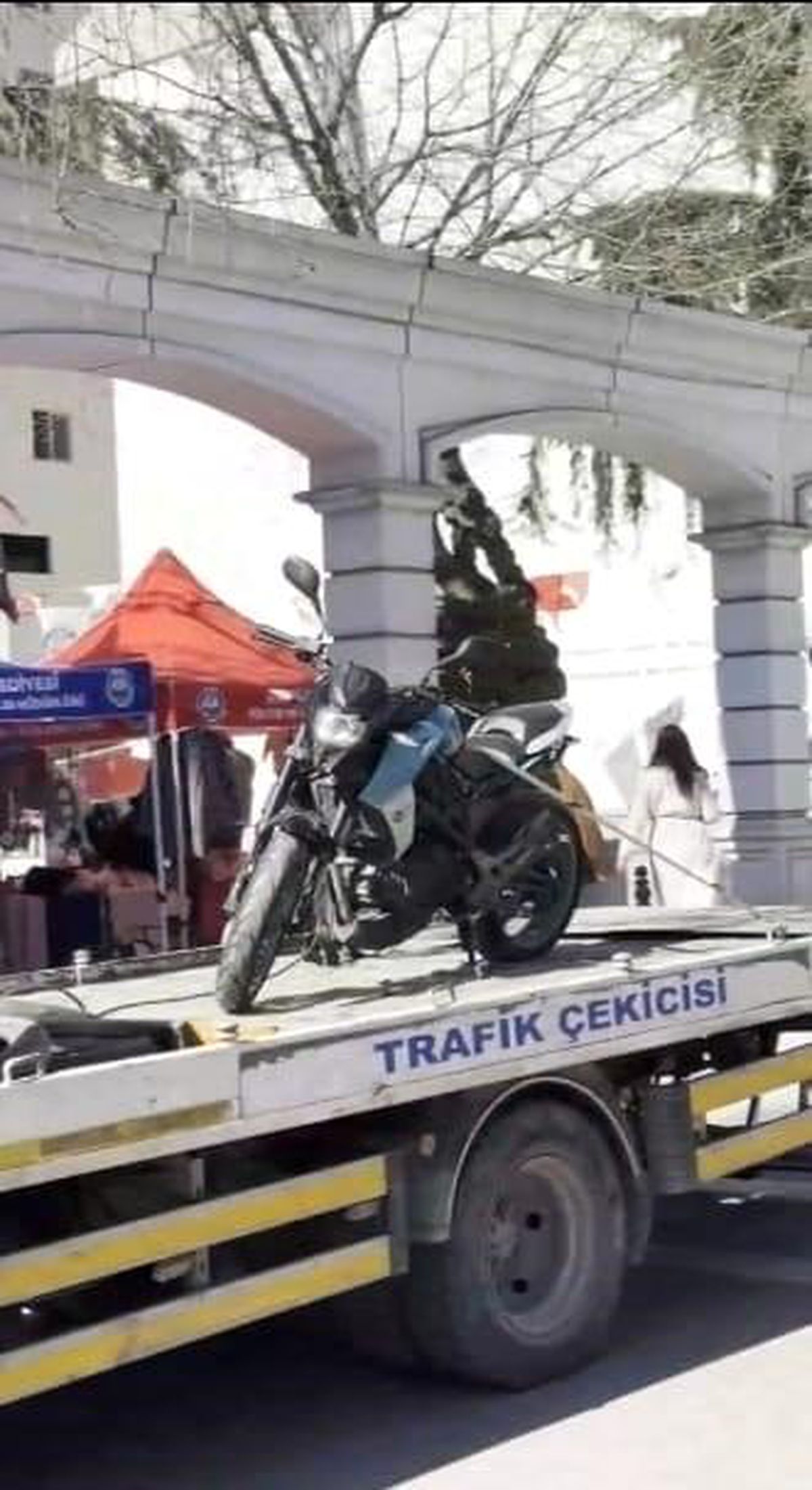Avcılar'da polis çevirmesine giren motosikletliye 226 bin lira ceza kesildi