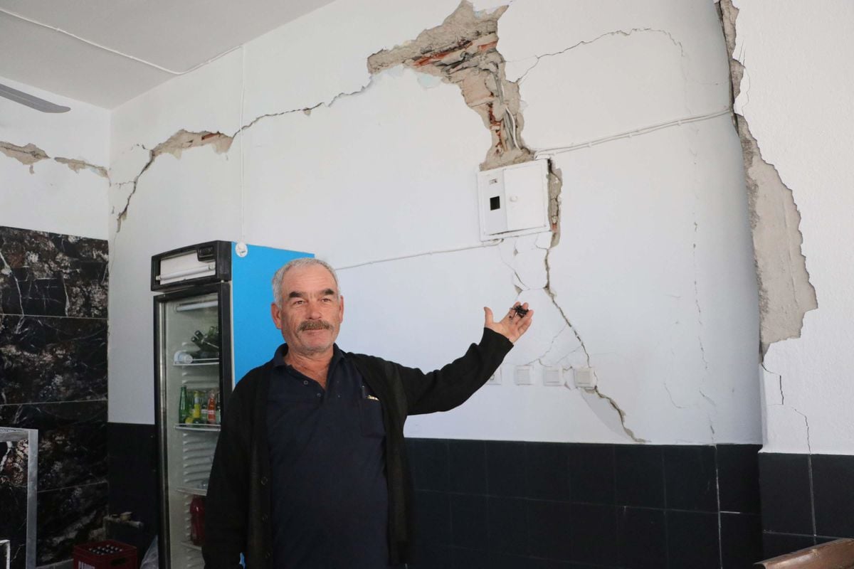 Denizli'de 5.1 büyüklüğünde deprem; bazı ev, okul ve camiler hasar gördü