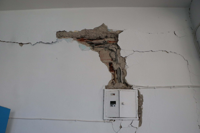 Denizli'de 5.1 büyüklüğünde deprem; bazı ev, okul ve camiler hasar gördü
