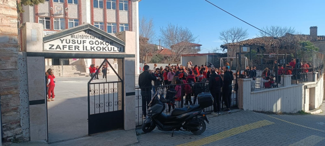 denizli de 5 1 buyuklugunde deprem cevre illerde 19638969 4853 m