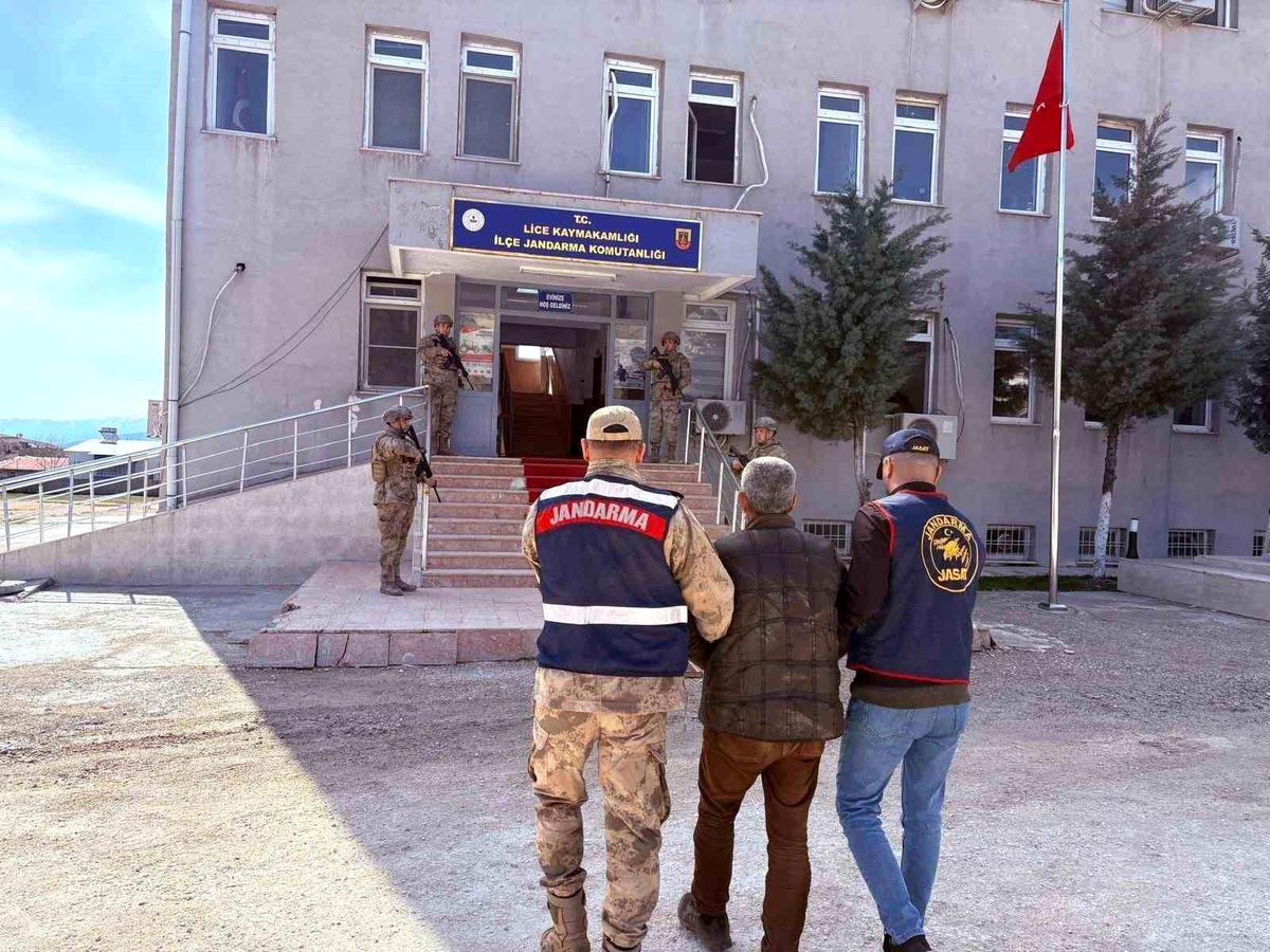 Diyarbakır'da 13 yıldır cinayet ve çeşitli suçlardan aranan şahıs yakalandı