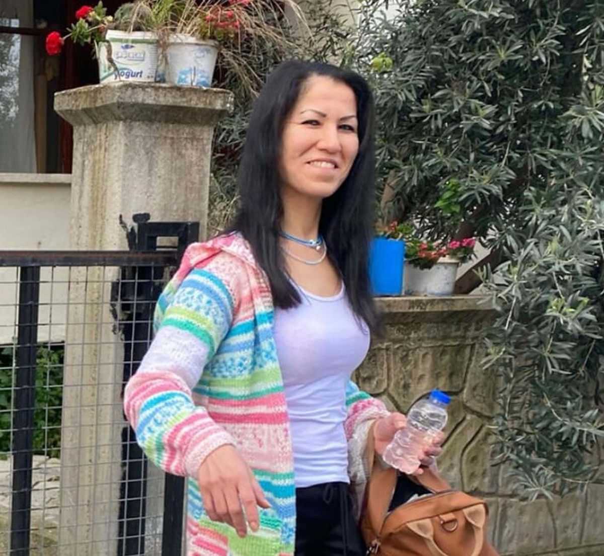 Eşi tarafından öldürülen Sermin'in tabutunu kadınlar taşıdı