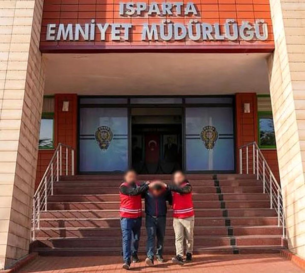 Isparta'da 9 yıl hapis cezasıyla aranan şahıs yakalandı